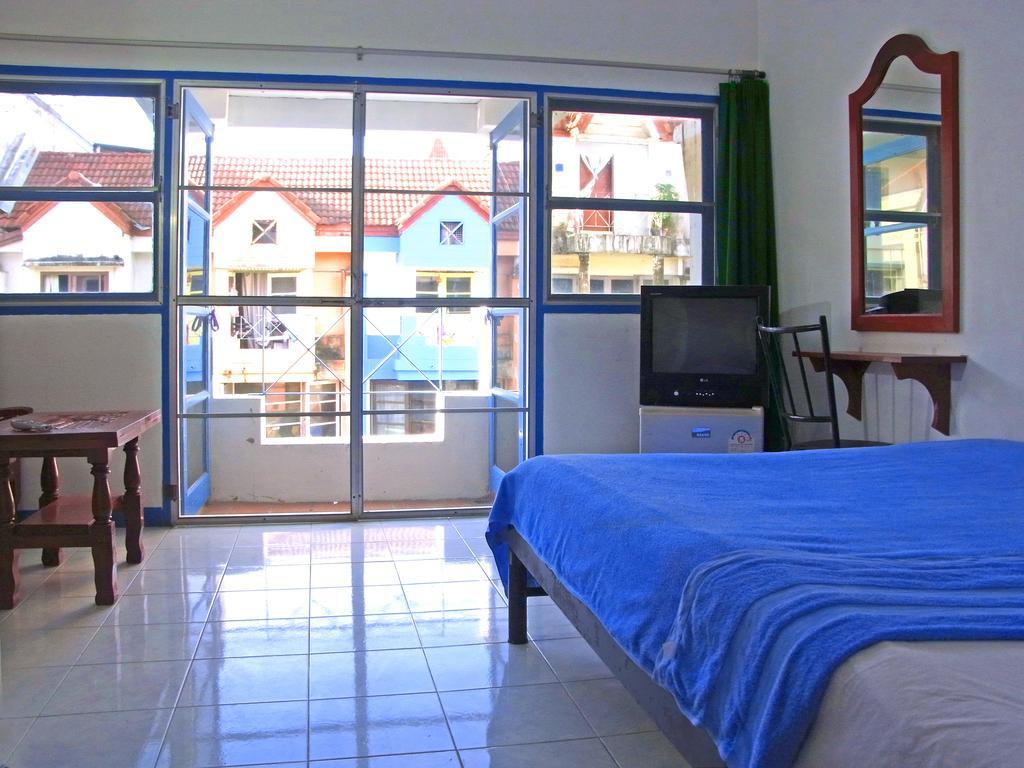 Niku Guesthouse Patong Eksteriør bilde