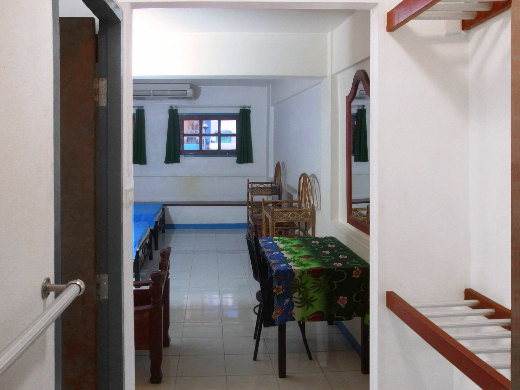 Niku Guesthouse Patong Eksteriør bilde