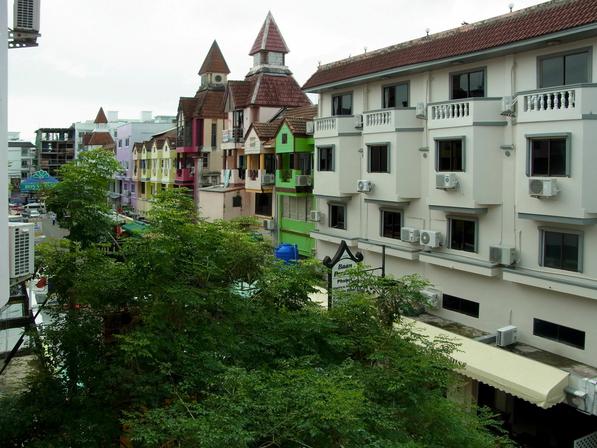 Niku Guesthouse Patong Eksteriør bilde
