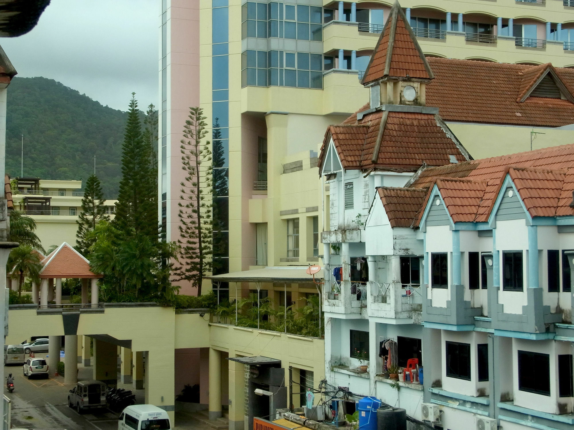 Niku Guesthouse Patong Eksteriør bilde
