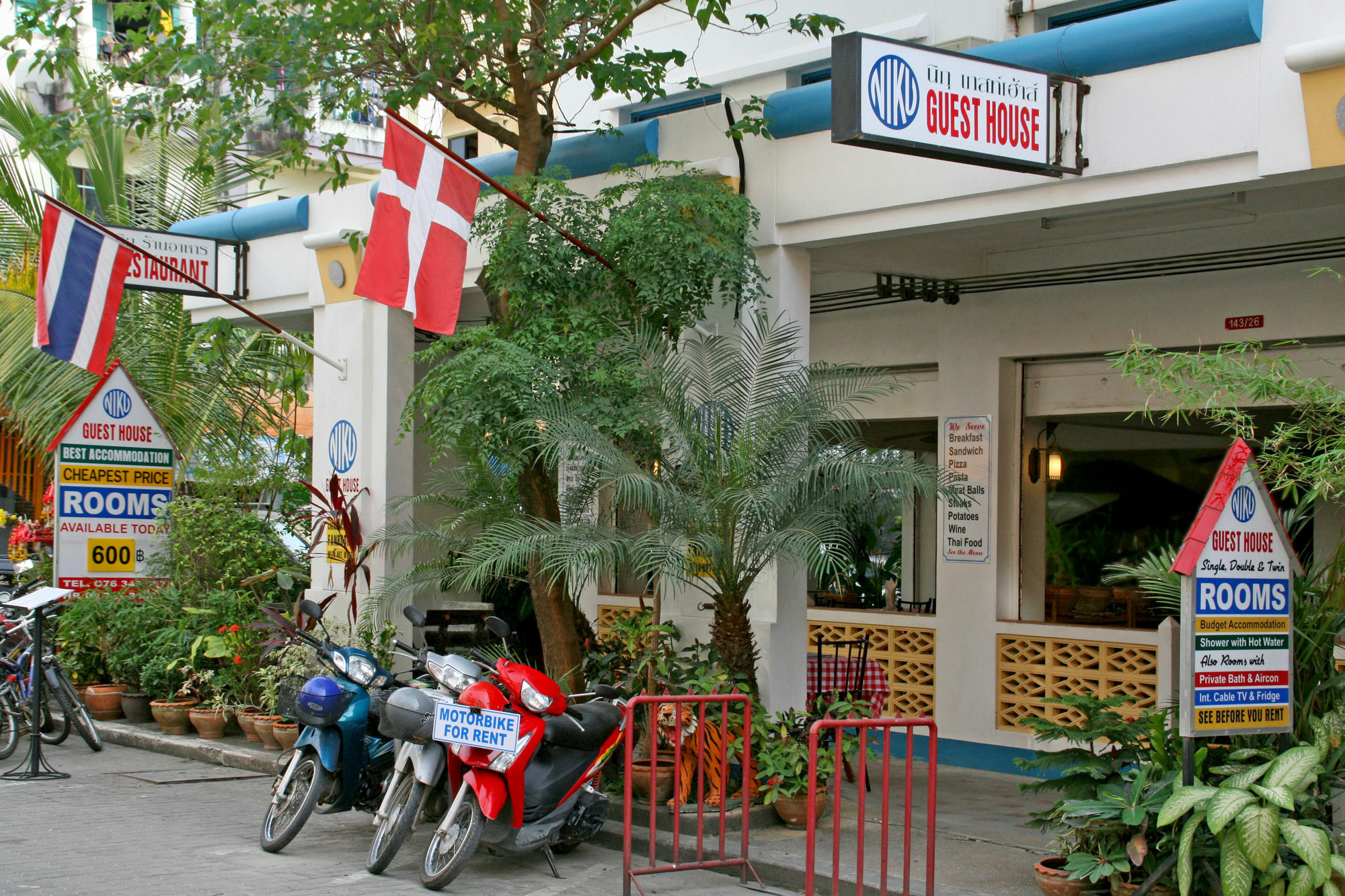 Niku Guesthouse Patong Eksteriør bilde