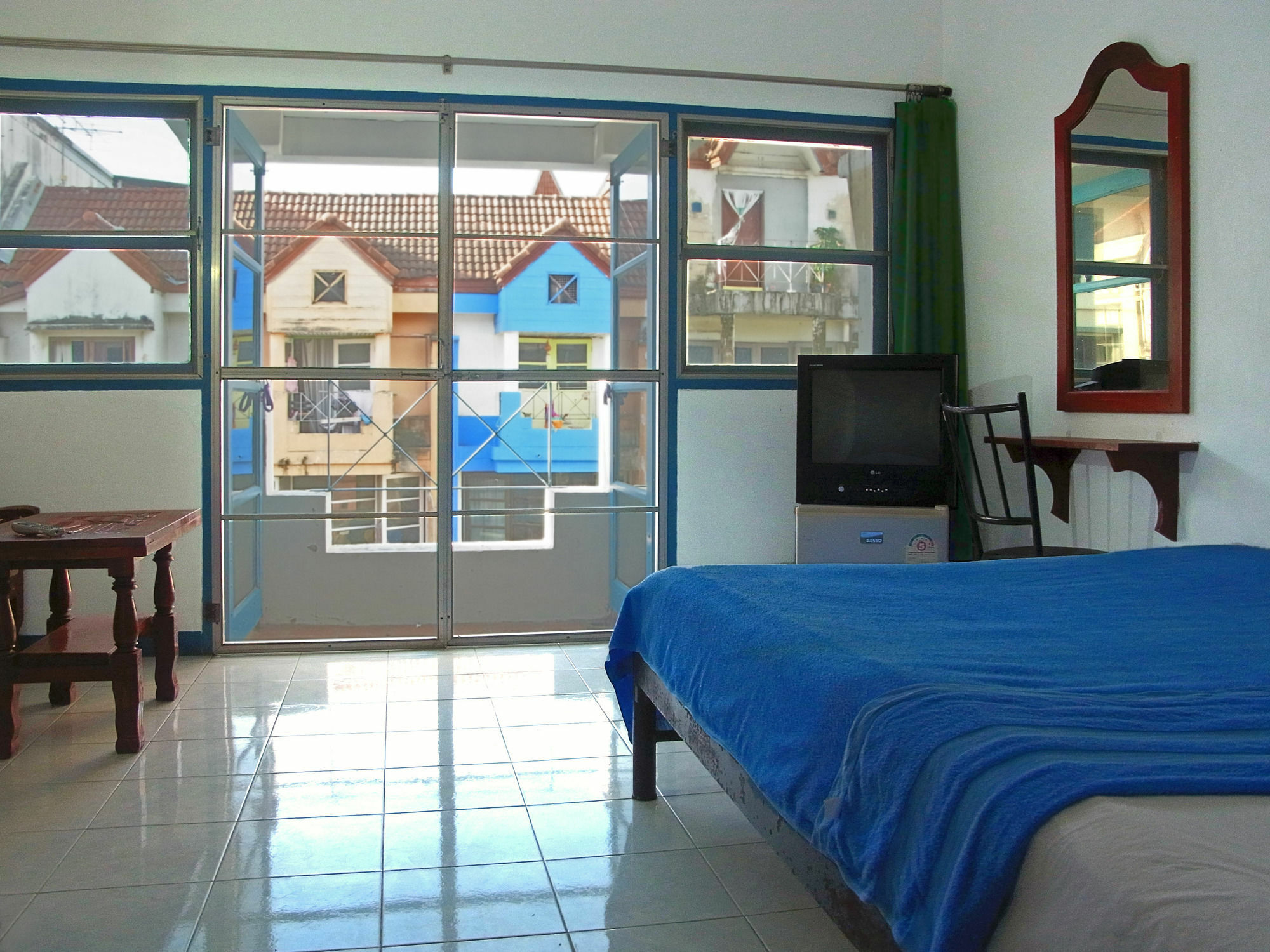 Niku Guesthouse Patong Eksteriør bilde