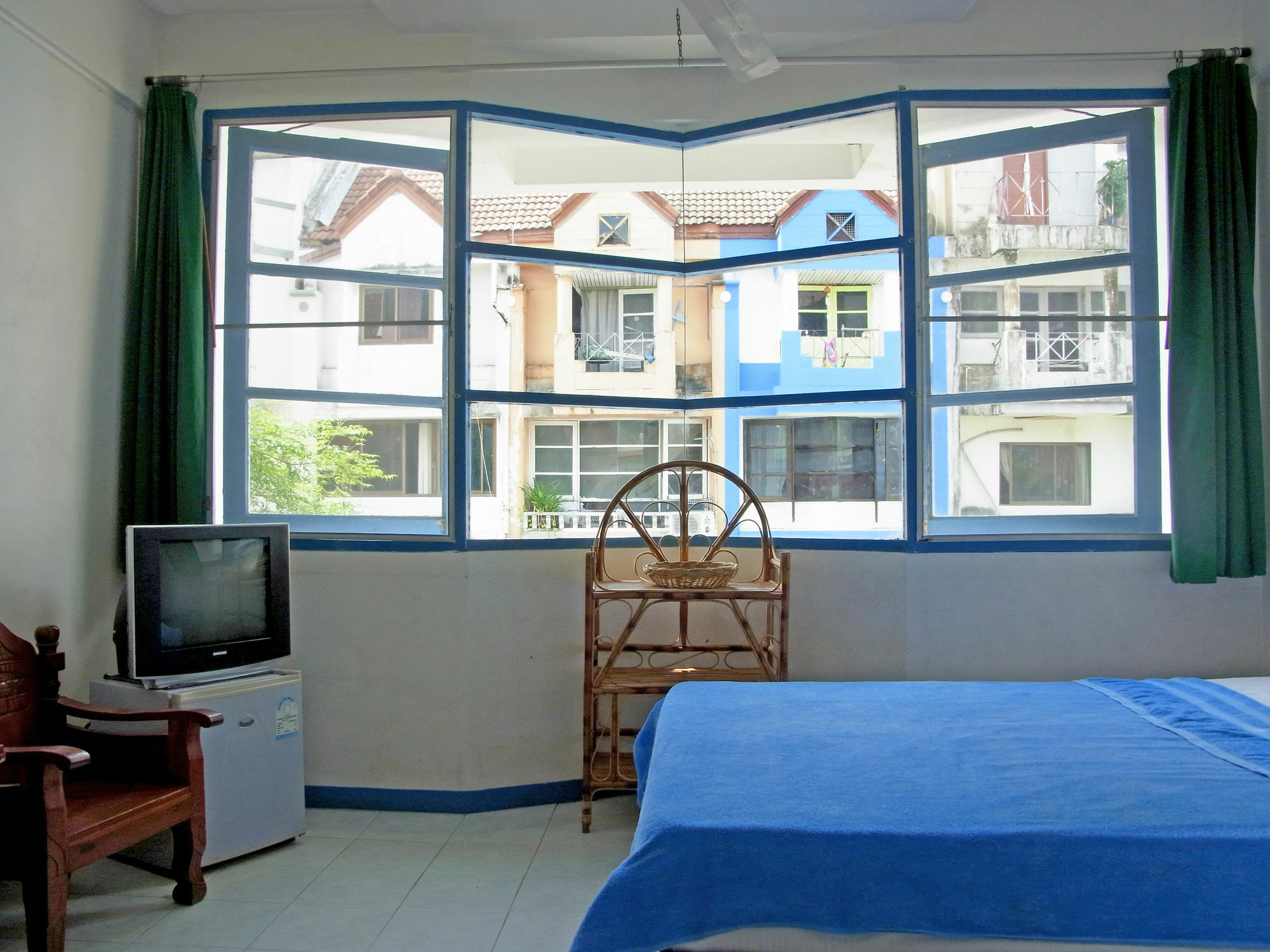 Niku Guesthouse Patong Eksteriør bilde
